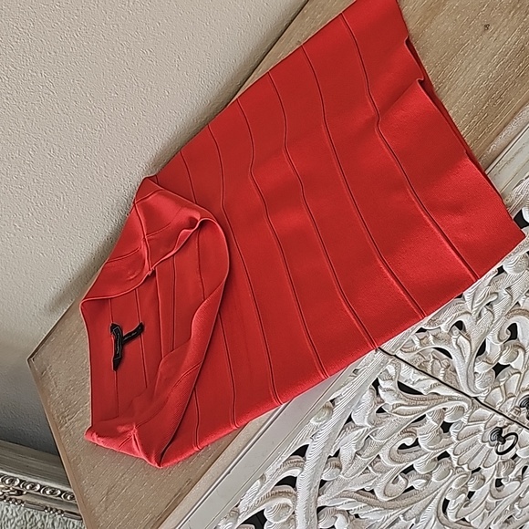 BCBGMAXAZRIA bandage skirt - Picture 4 of 4